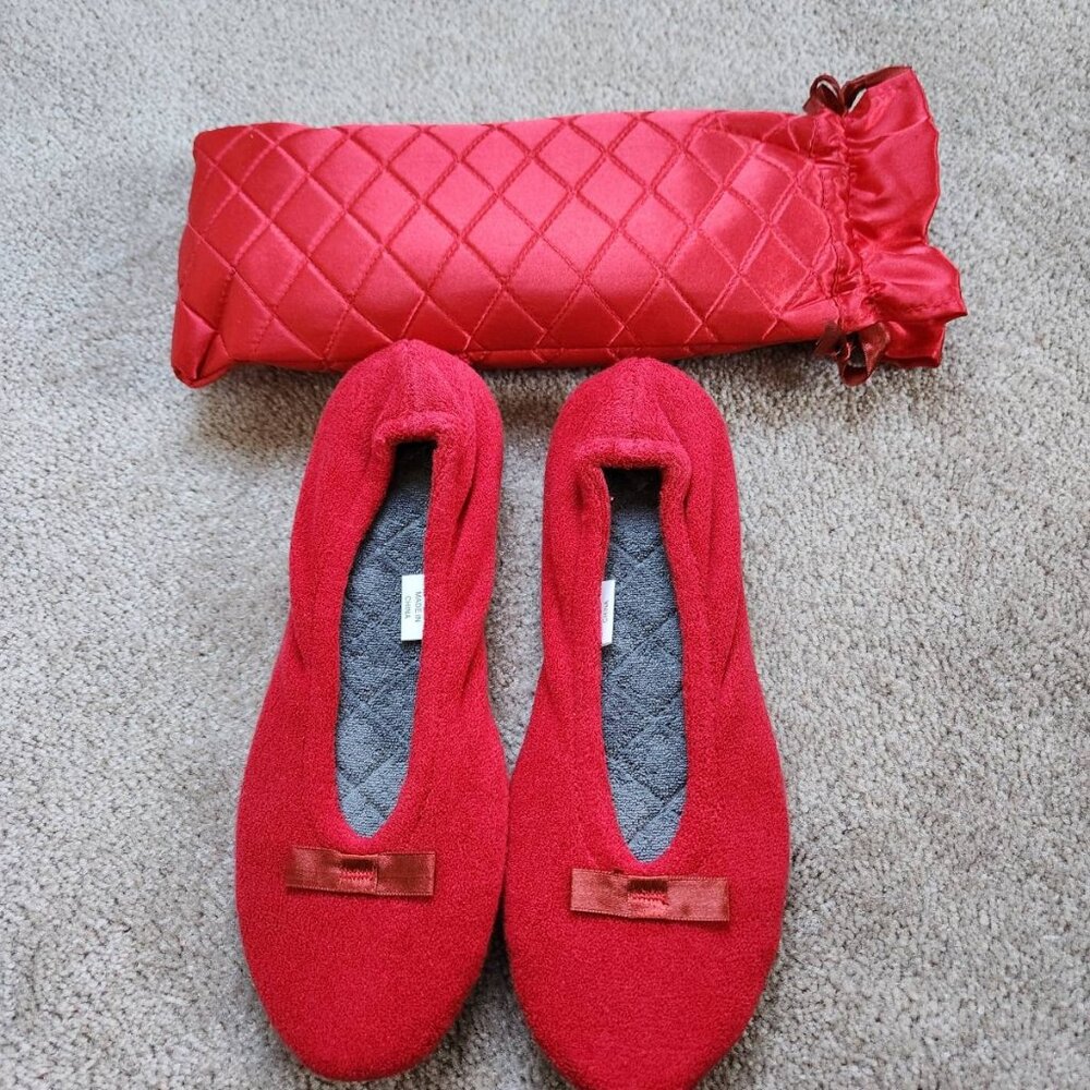 Lands End Red Ballet Slippers Wms sz 8 Drawstring Bag Included NEW Never Worn